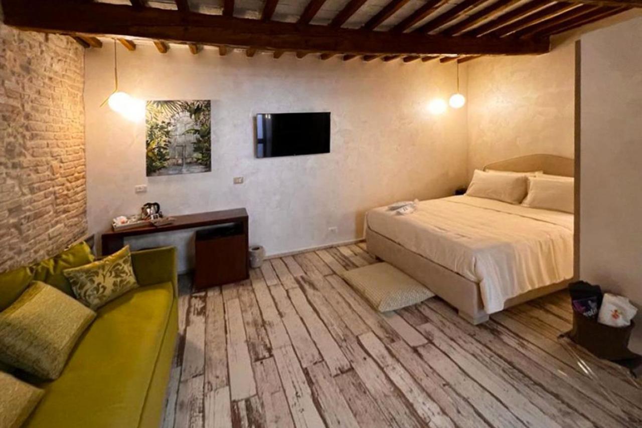Dimora Storica Lo Svevo Hotel Jesi Kültér fotó